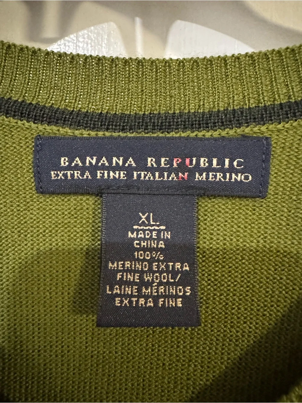 Banana Republic Men XL 100% Merino Wool Sweater Vest Olive Green V Neck